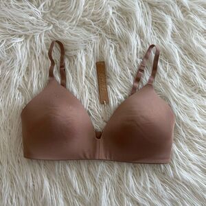 Skims Wireless Form T-shirt Bra Sienna Size 34C